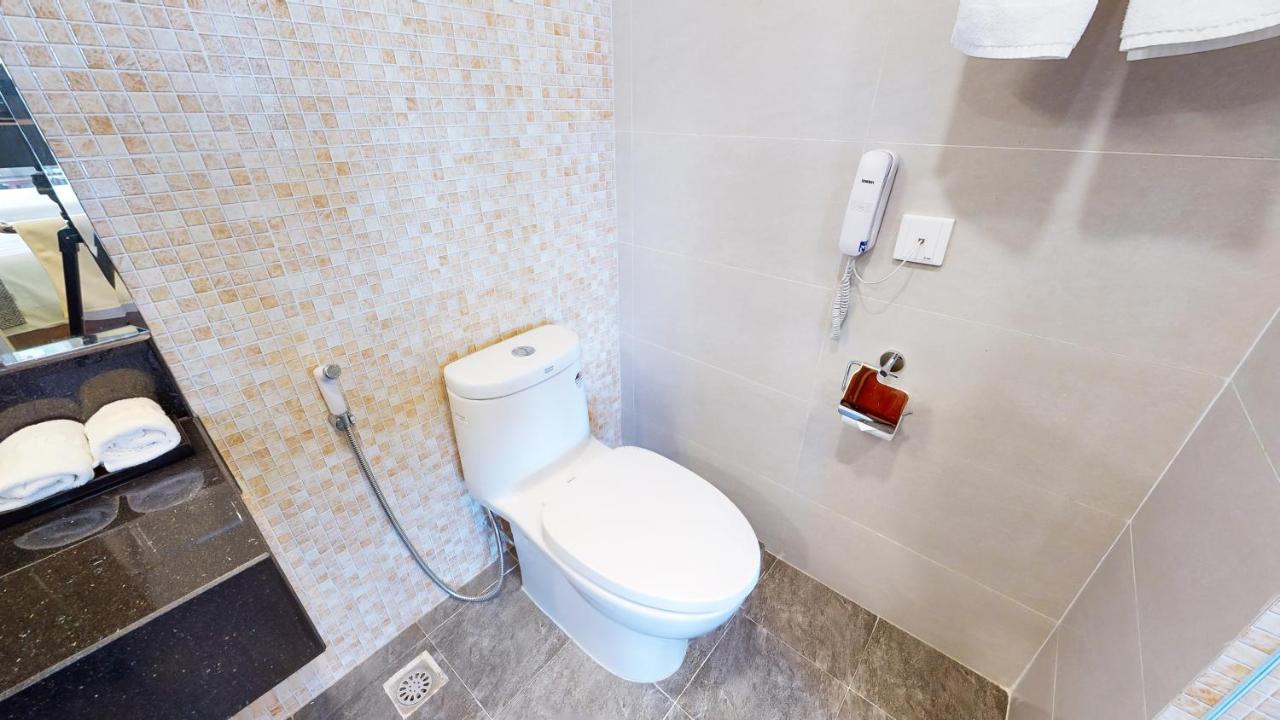 Cau Giay Hotel - By Bay Luxury Ханой Экстерьер фото