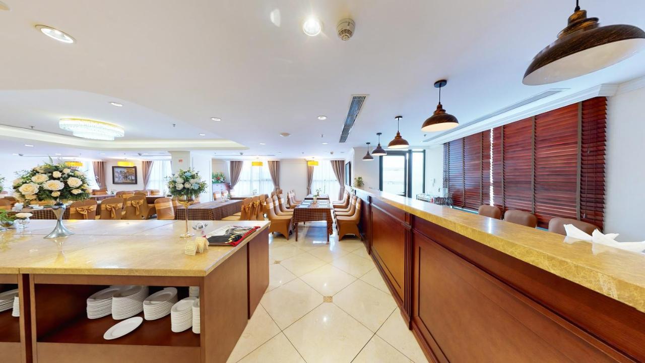 Cau Giay Hotel - By Bay Luxury Ханой Экстерьер фото